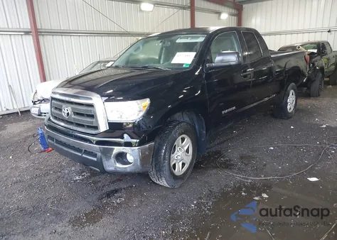 2010 Toyota Tundra Grade 4.6L V8 z USA, uszkodzony, nr VIN 5TFRM5F13AX019918
